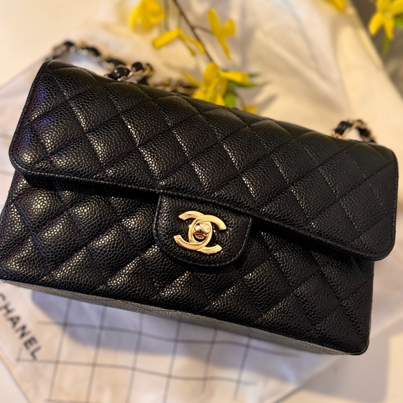 Chanel Classic Flap Bag Caviar Small 2022 series - Picture 2 of 16